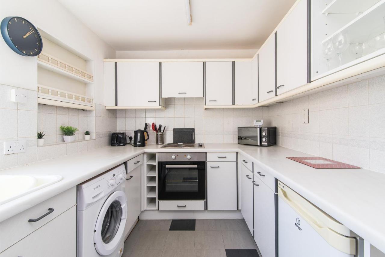 Characterful 2 Bed Apartment - Spacious & Comfy كاسل دونينغتون المظهر الخارجي الصورة